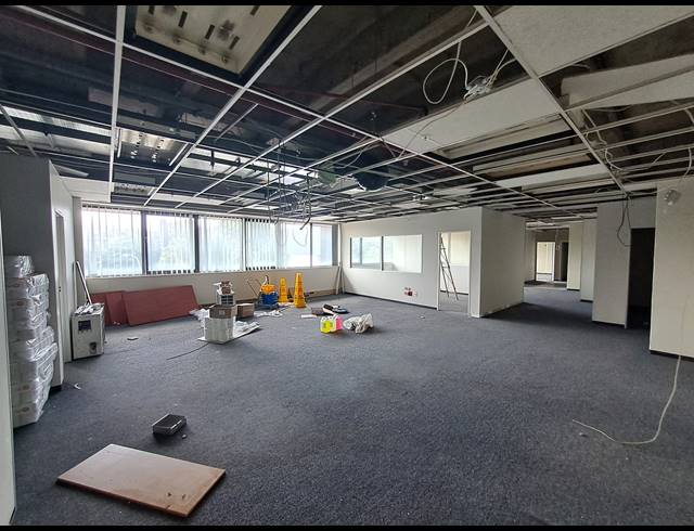284M² OFFICE TO LET IN DUNKELD WEST